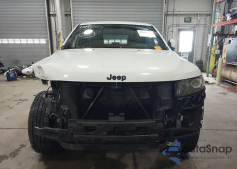 2015 Jeep Grand Cherokee Altitude z USA, uszkodzony, nr VIN 1C4RJFAG5FC208854